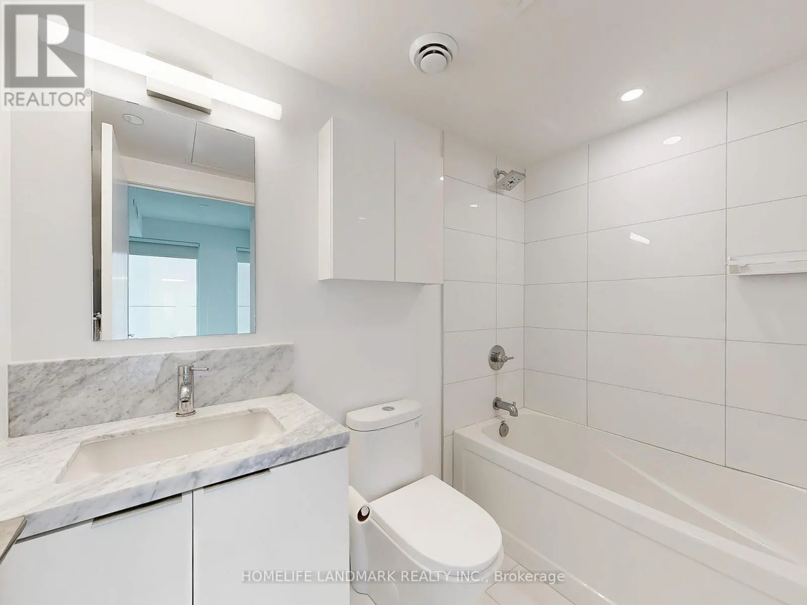 403 - 238 SIMCOE STREET