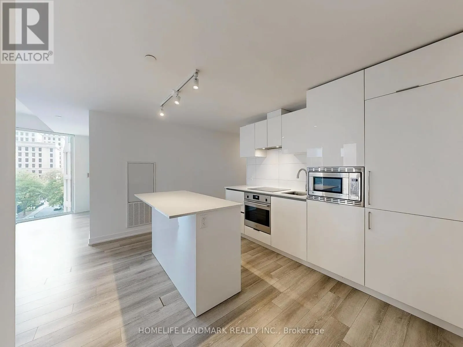 403 - 238 SIMCOE STREET