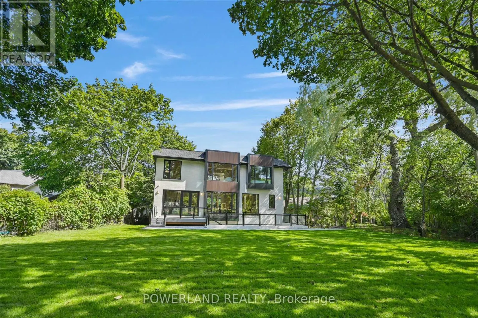 53 WHITTAKER CRESCENT