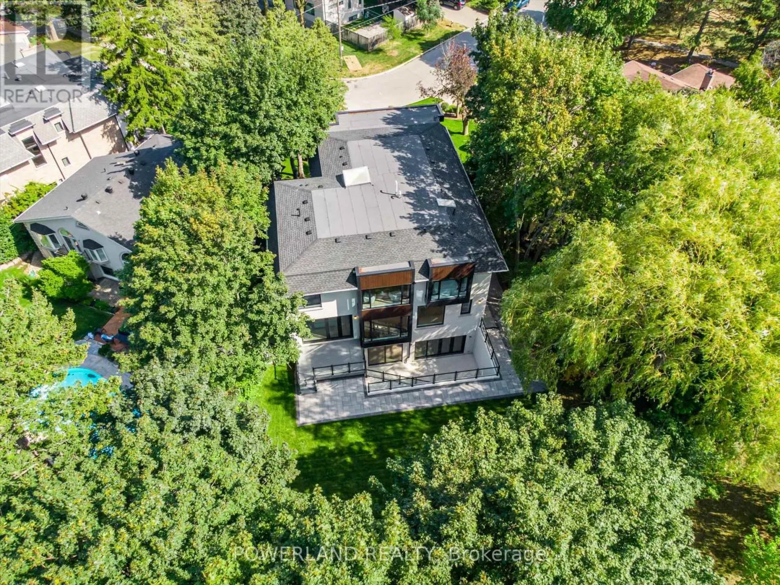 53 WHITTAKER CRESCENT