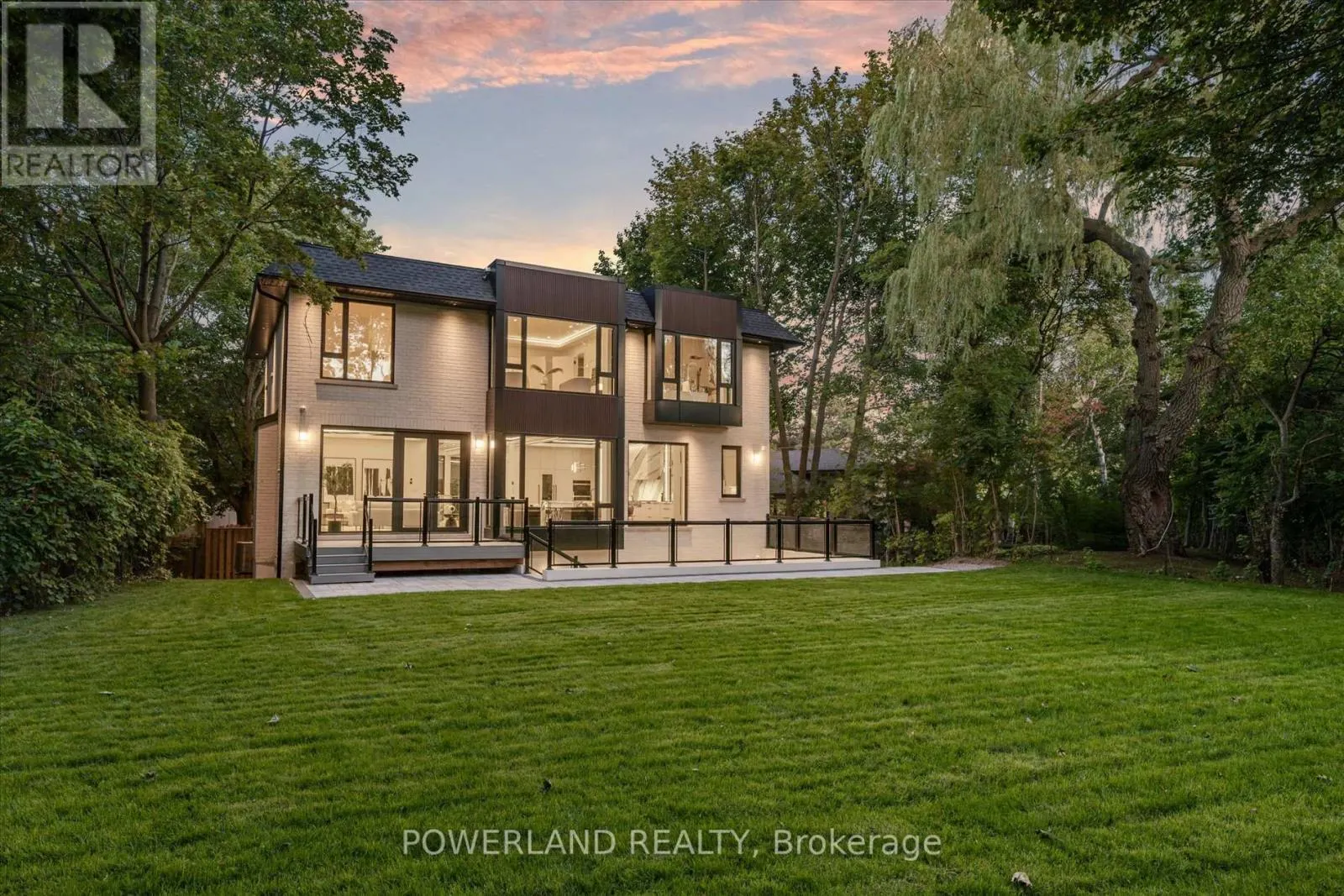 53 WHITTAKER CRESCENT