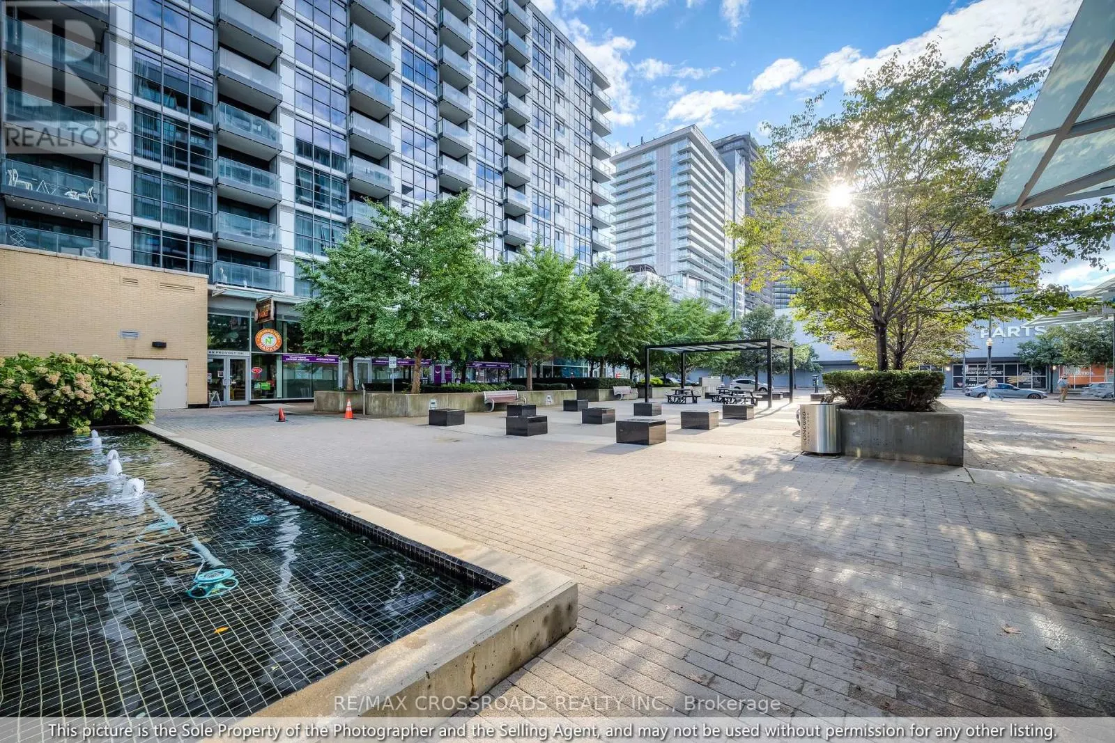 206 - 15 SINGER COURT