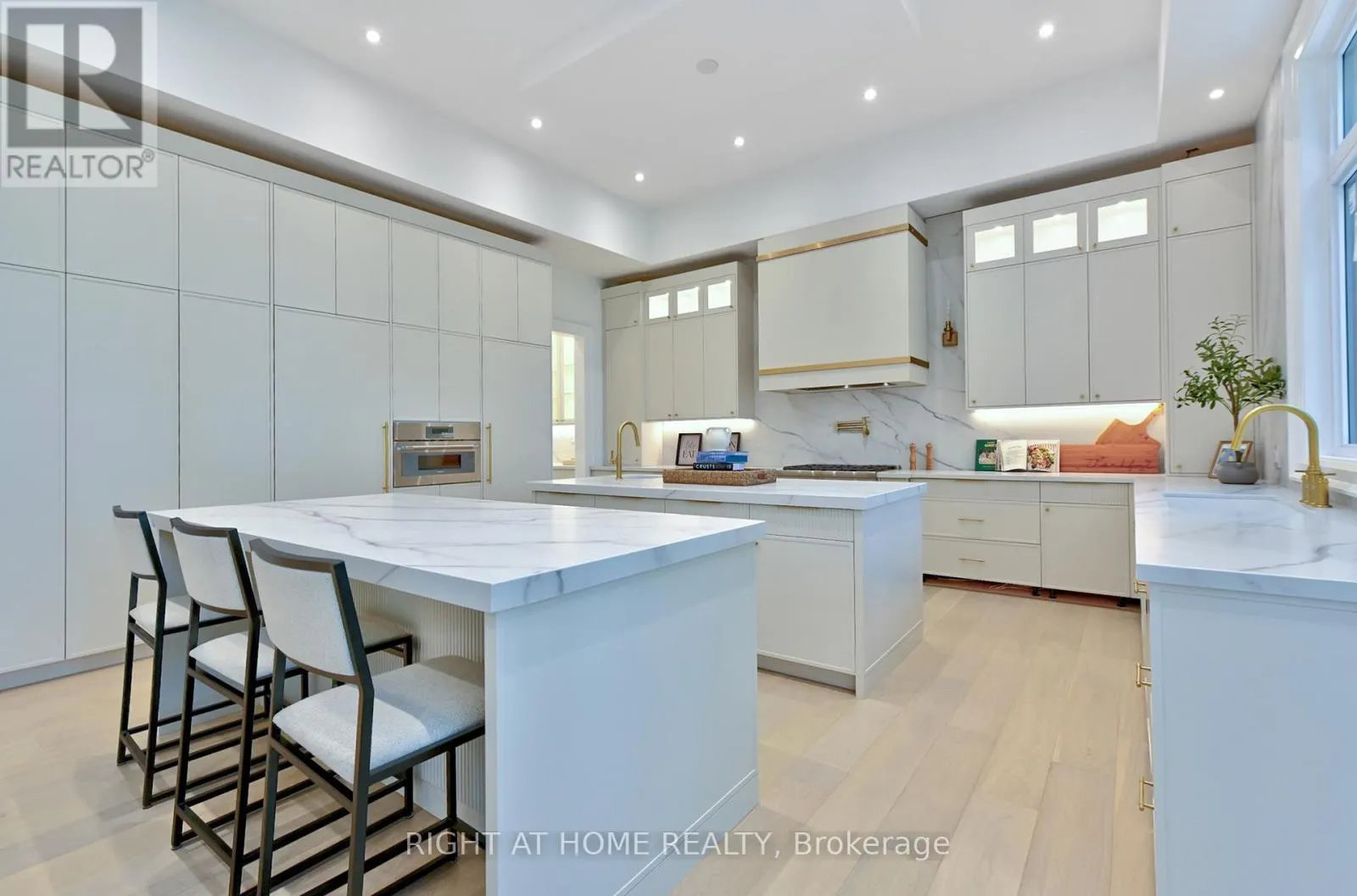 27 HURLINGHAM CRESCENT