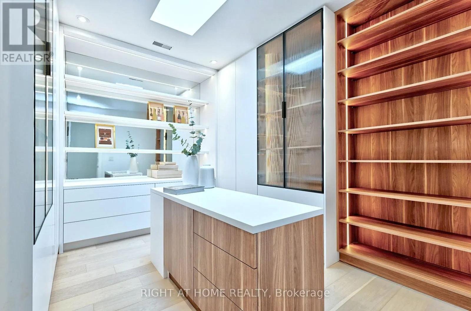 27 HURLINGHAM CRESCENT