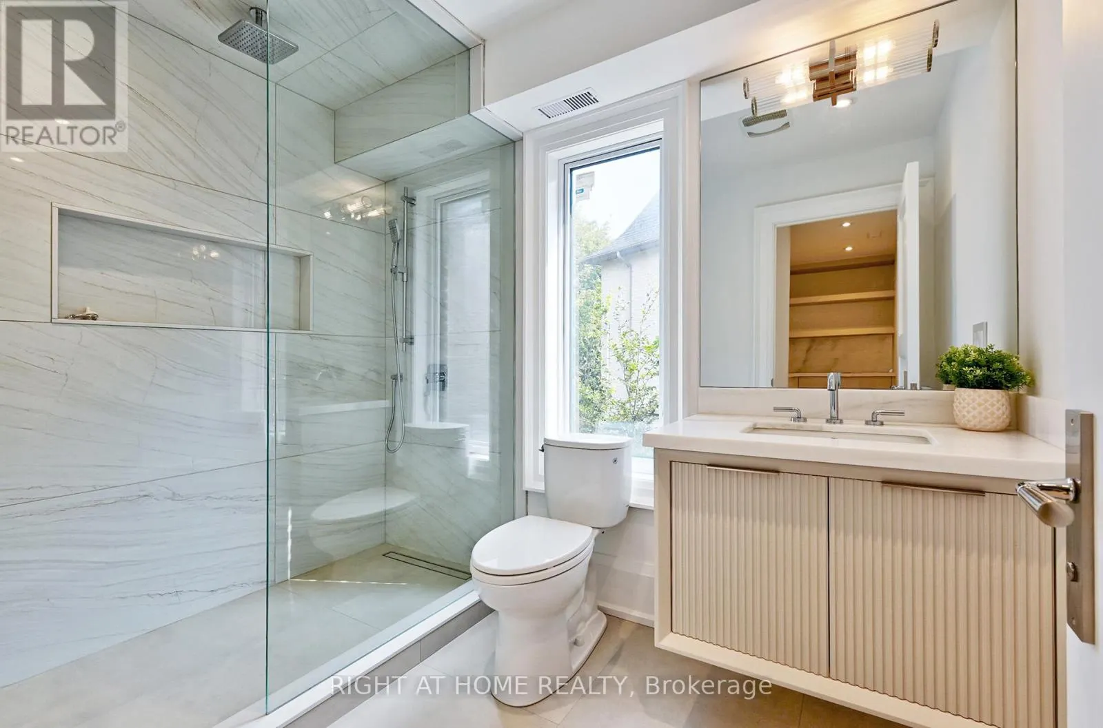 27 HURLINGHAM CRESCENT