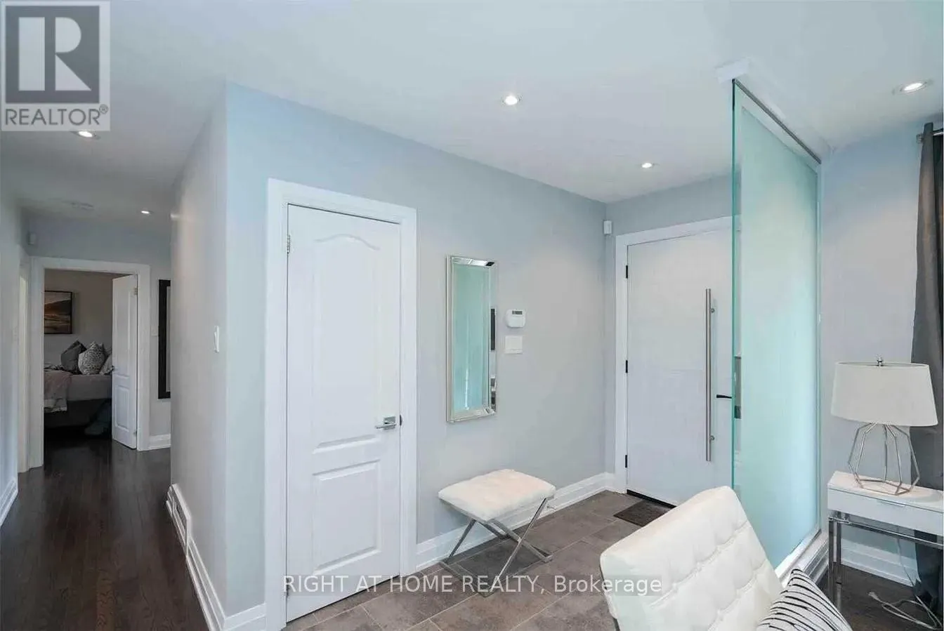 2 GROVELAND CRESCENT