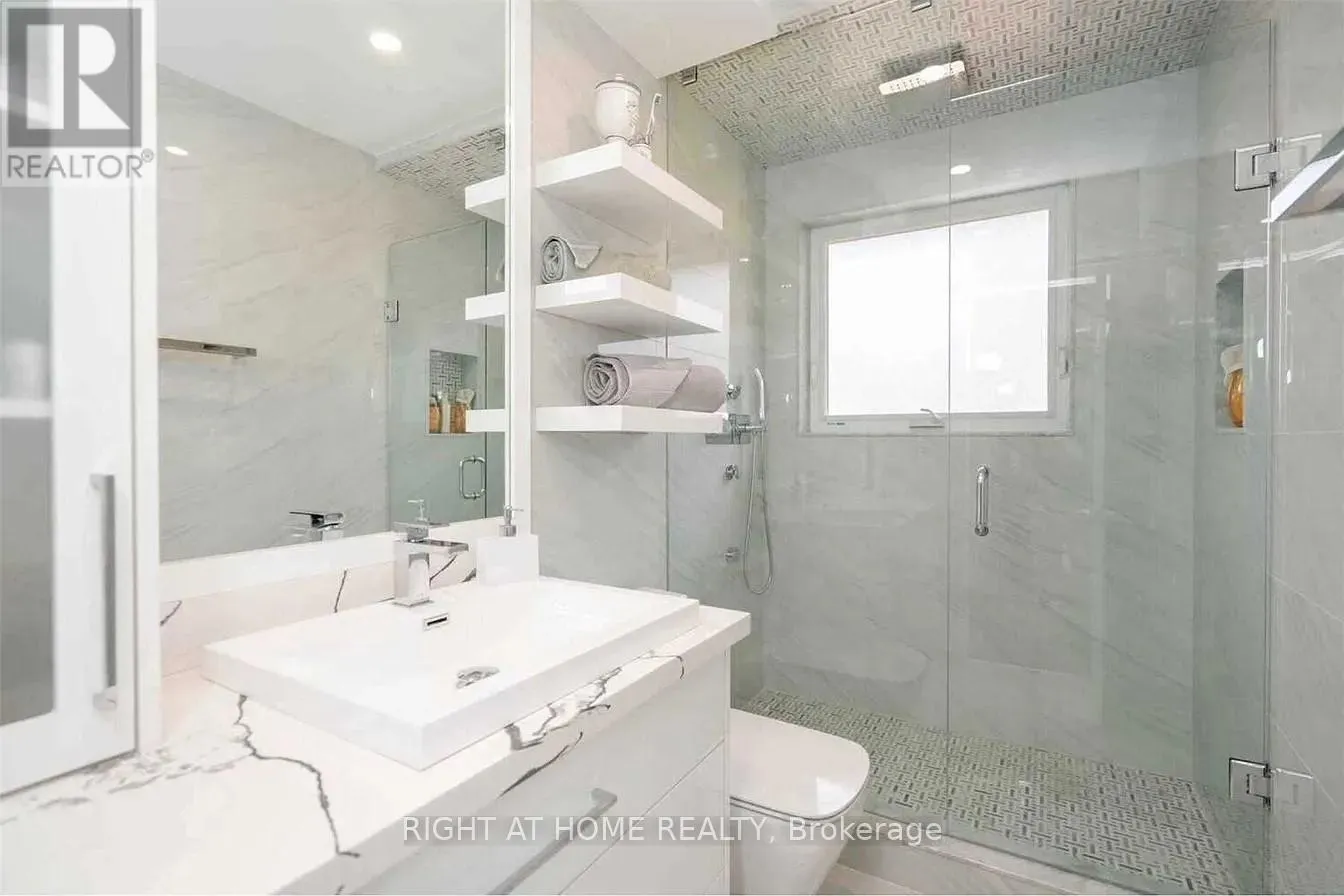 2 GROVELAND CRESCENT