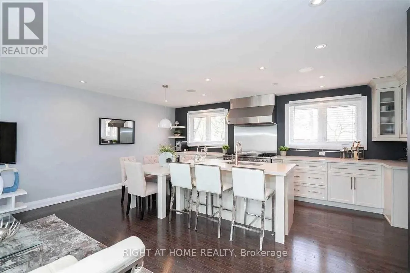 2 GROVELAND CRESCENT