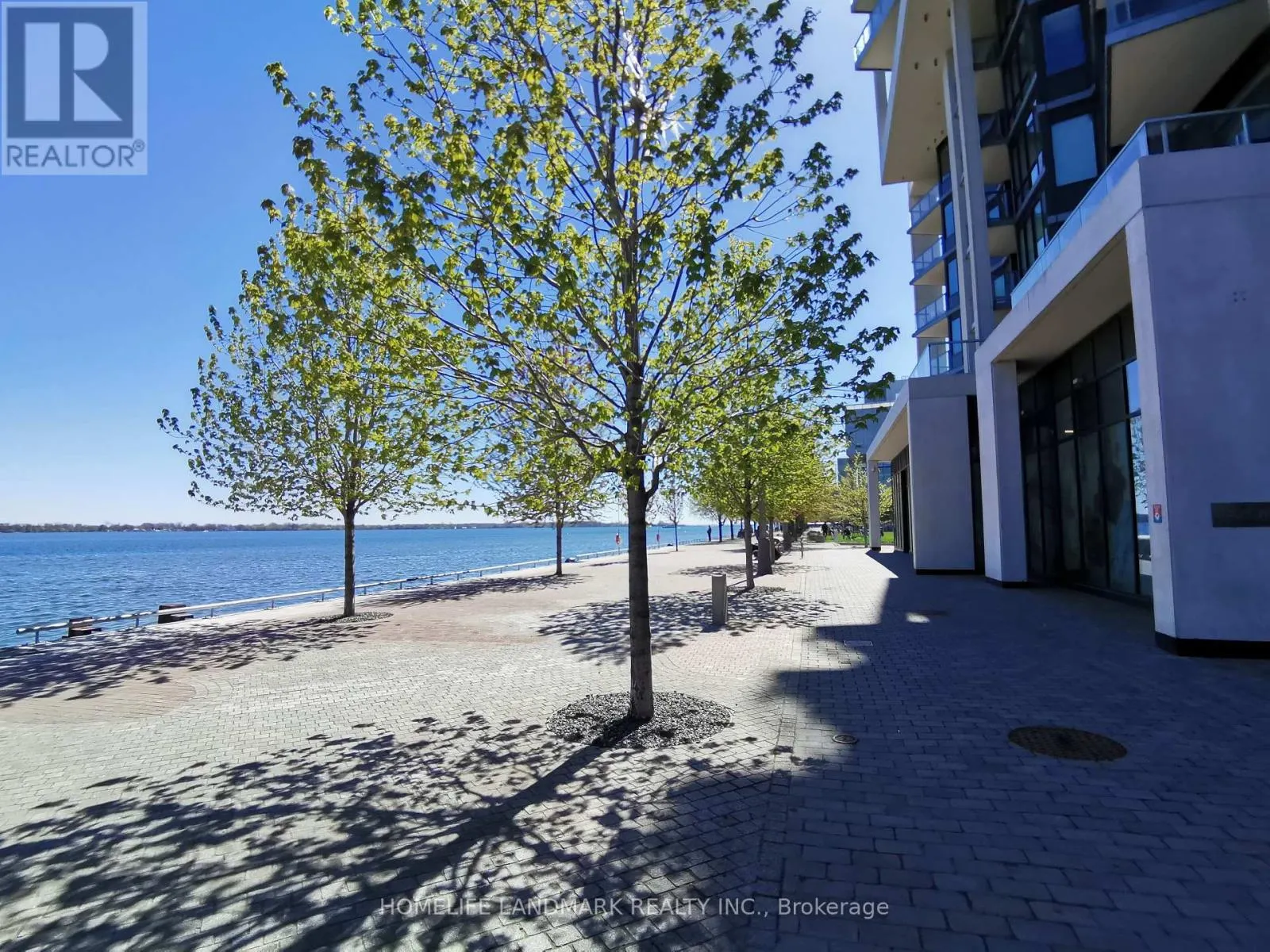 1038 - 15 MERCHANTS' WHARF STREET