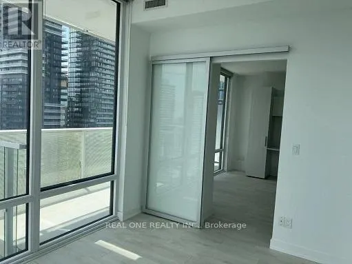 2809 - 501 YONGE STREET