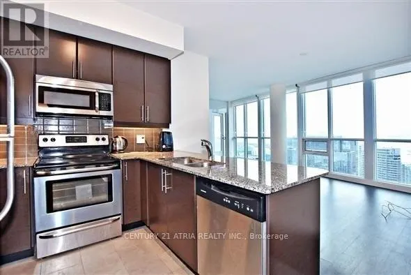 3712 - 33 BAY STREET