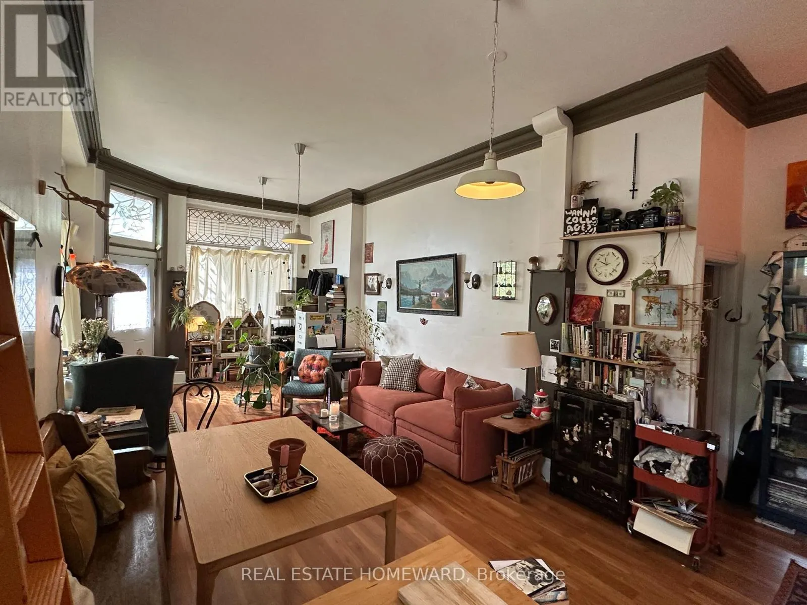 2 - 393 CHRISTIE STREET