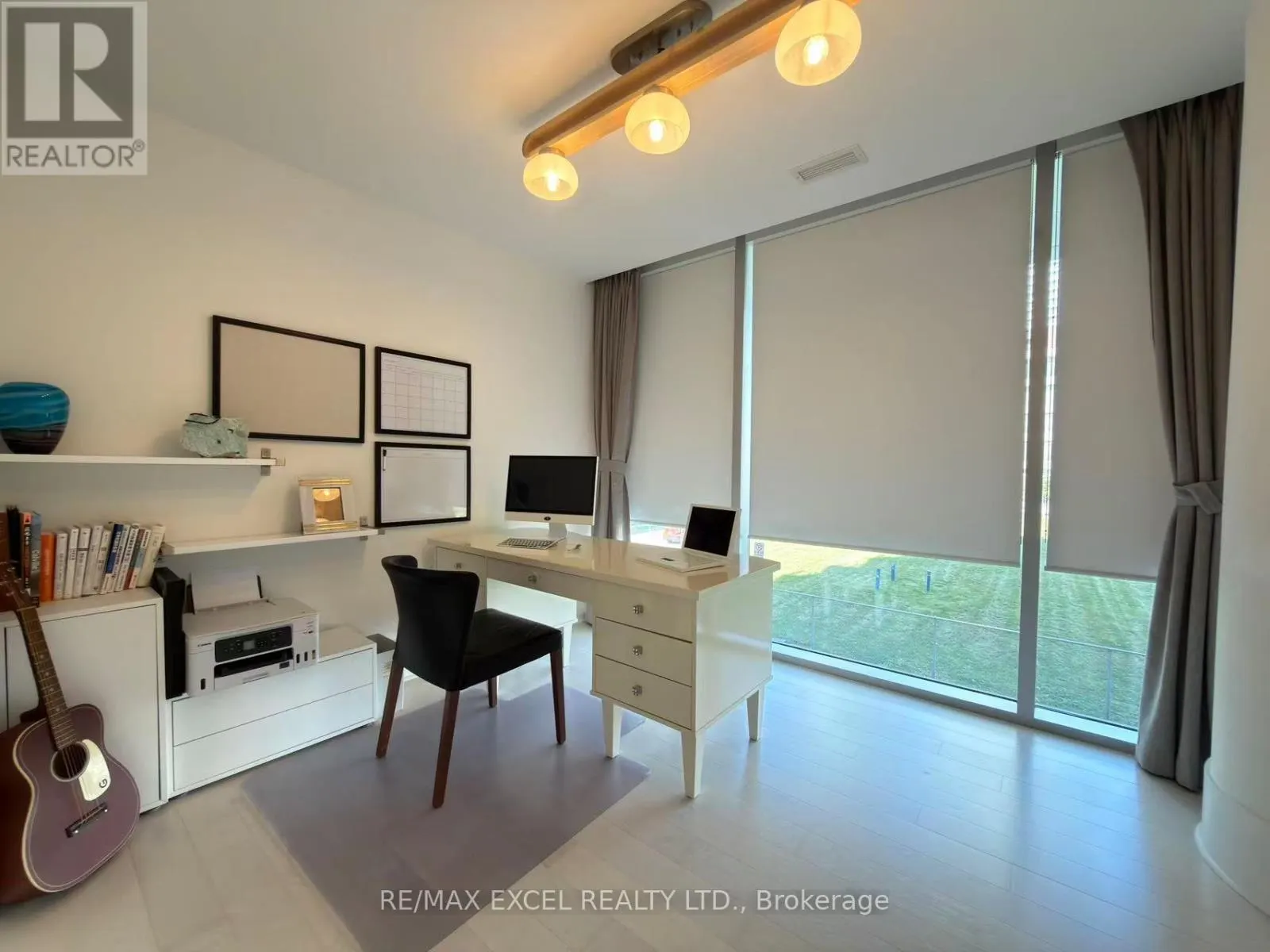 TH127 - 29 QUEENS QUAY E
