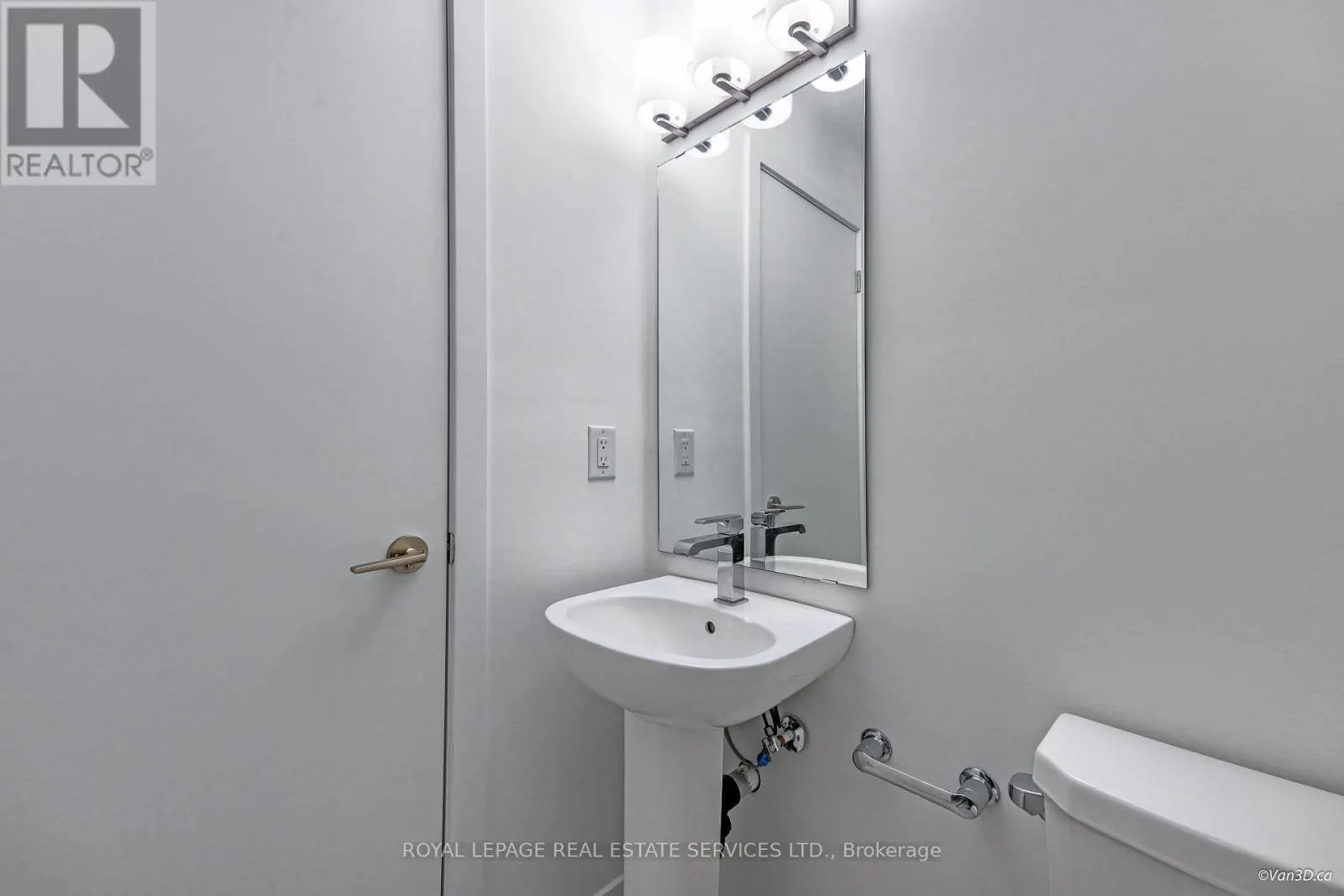 6 - 861 SHEPPARD AVENUE W