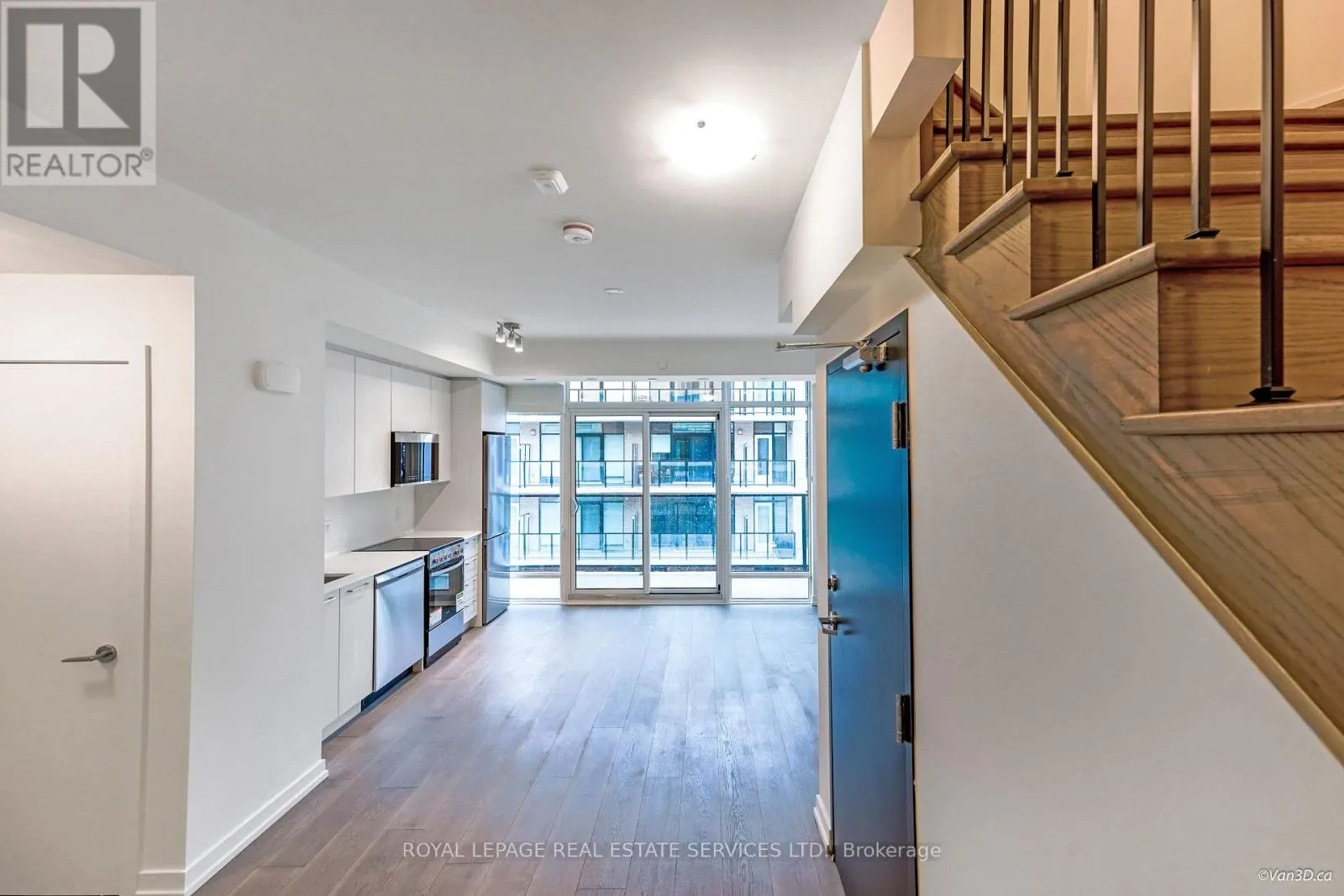 6 - 861 SHEPPARD AVENUE W