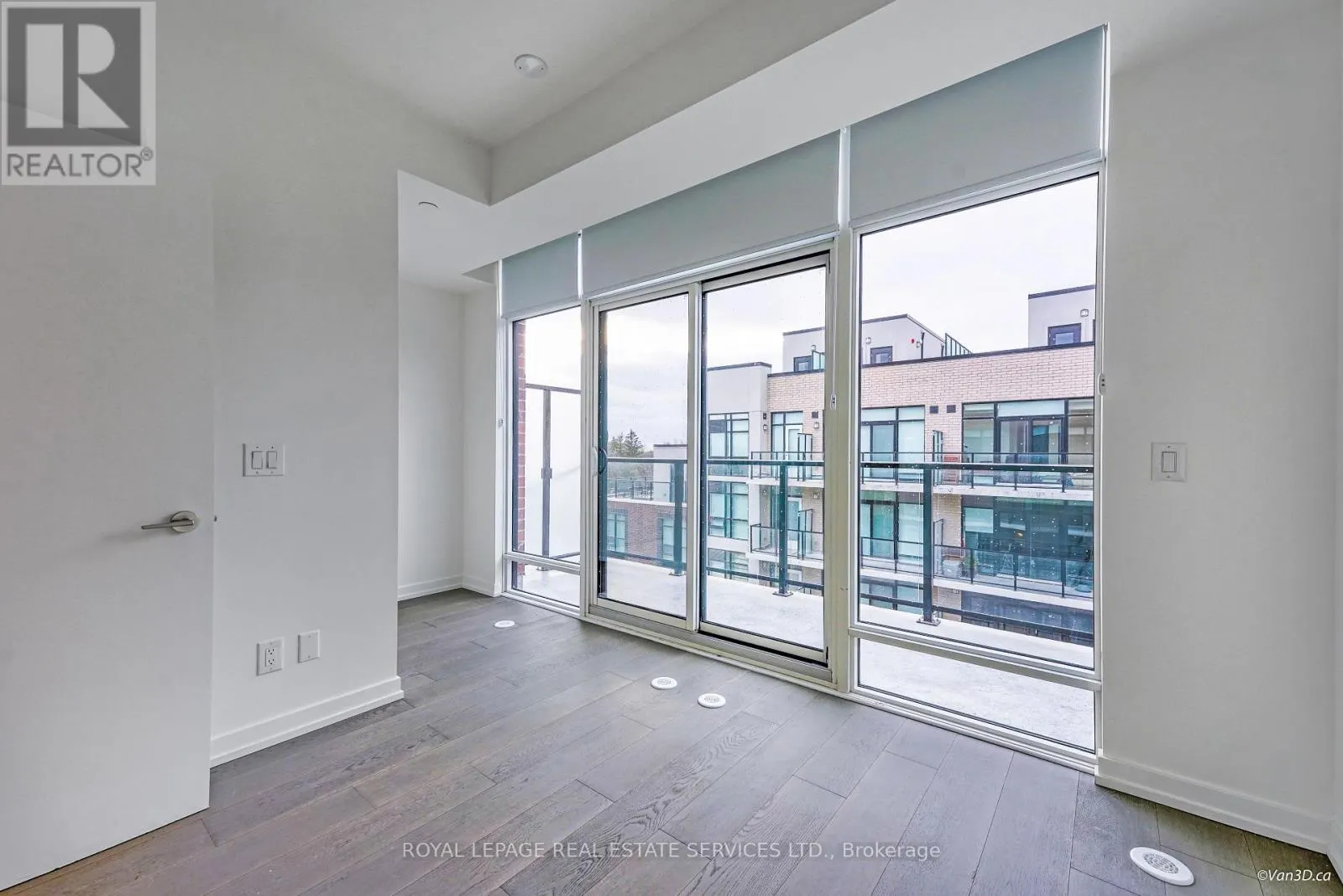 6 - 861 SHEPPARD AVENUE W