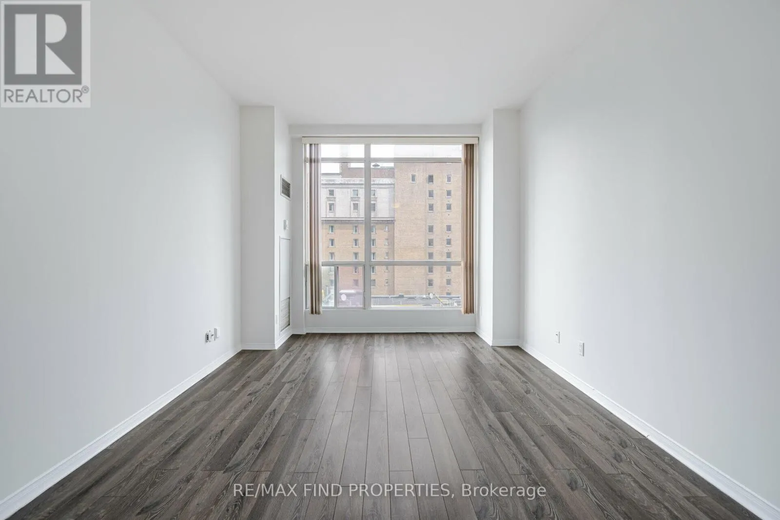 1415 - 7 KING STREET E