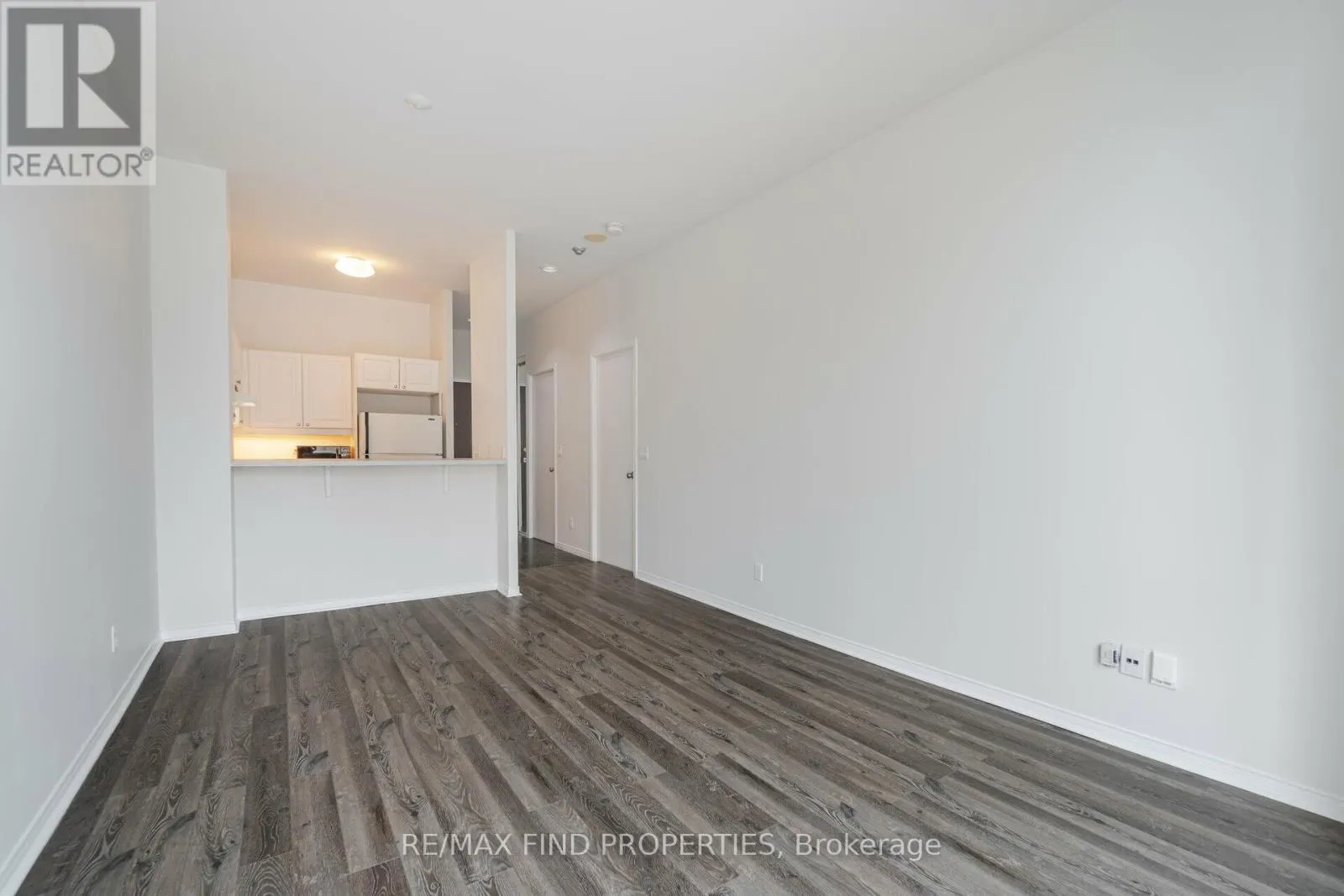 1415 - 7 KING STREET E