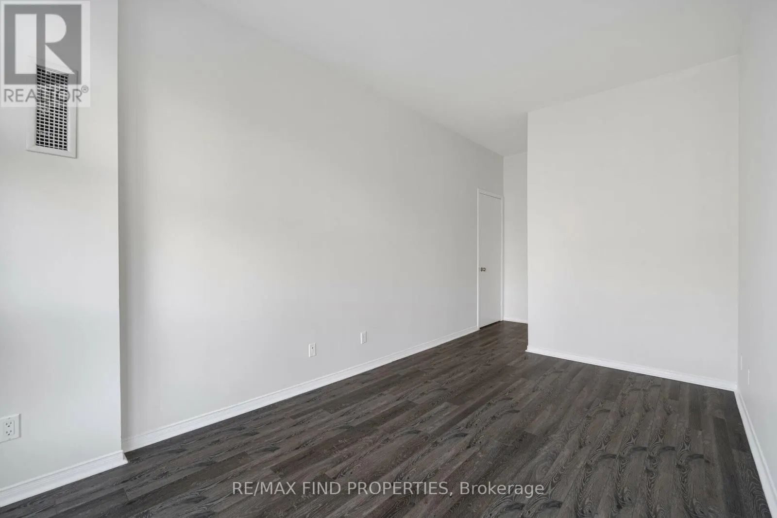 1415 - 7 KING STREET E
