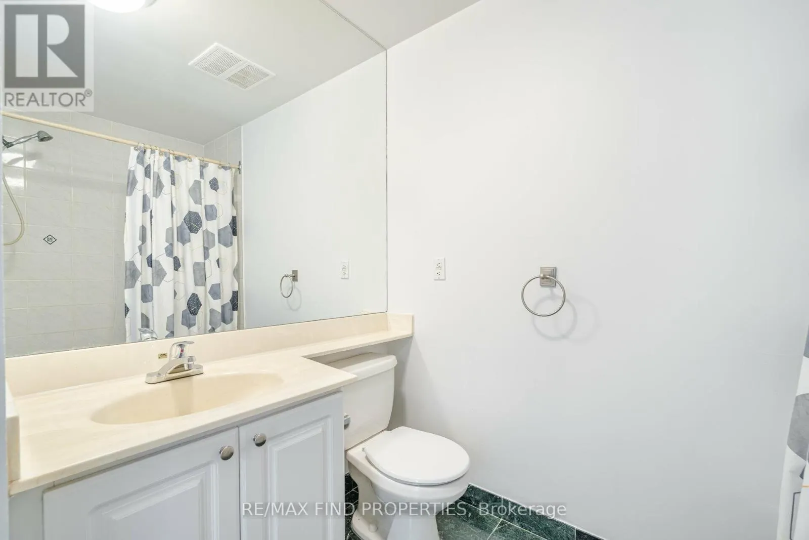 1415 - 7 KING STREET E