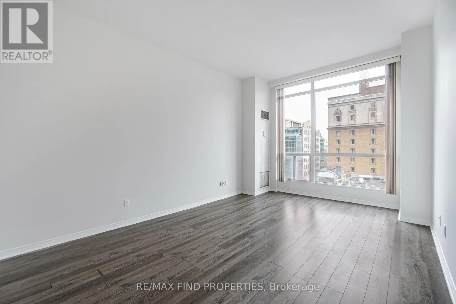 1415 - 7 KING STREET E