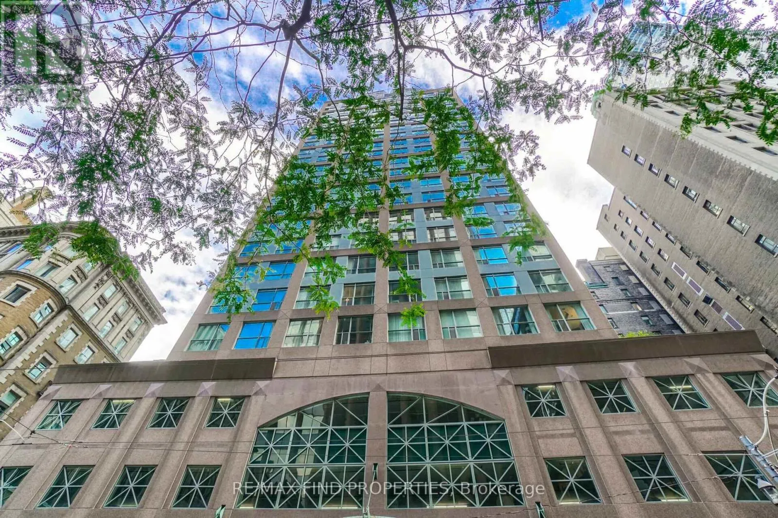 1415 - 7 KING STREET E