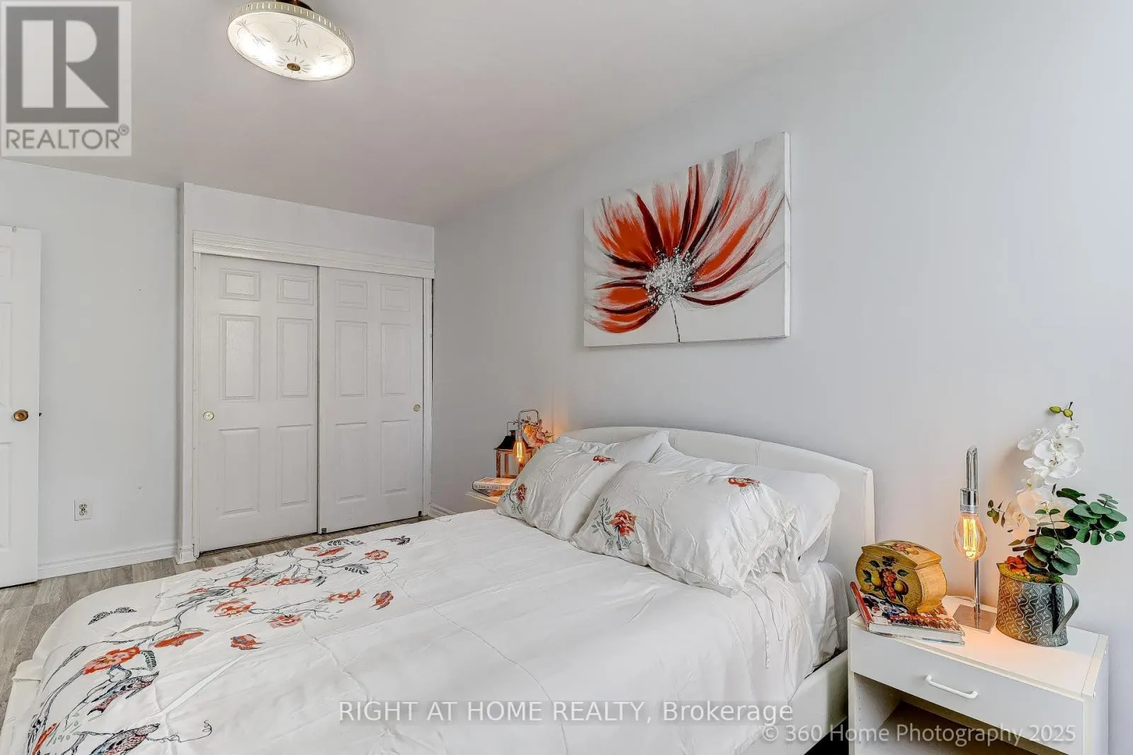 1709 - 60 PAVANE LINK WAY