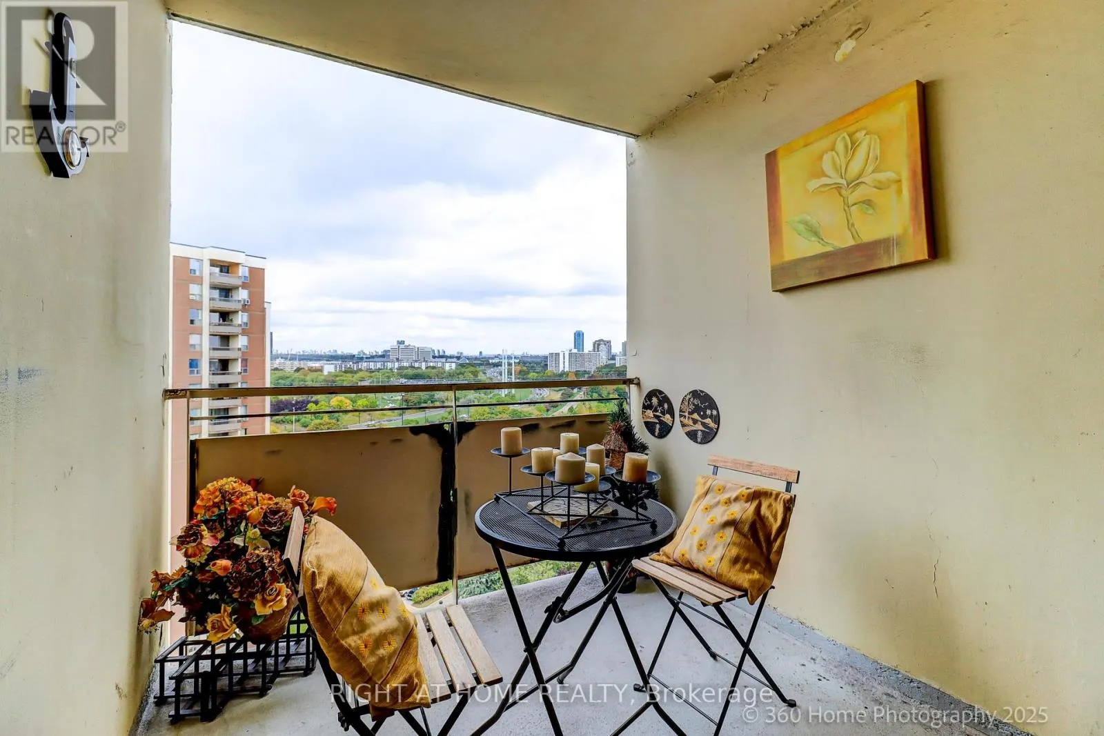 1709 - 60 PAVANE LINK WAY