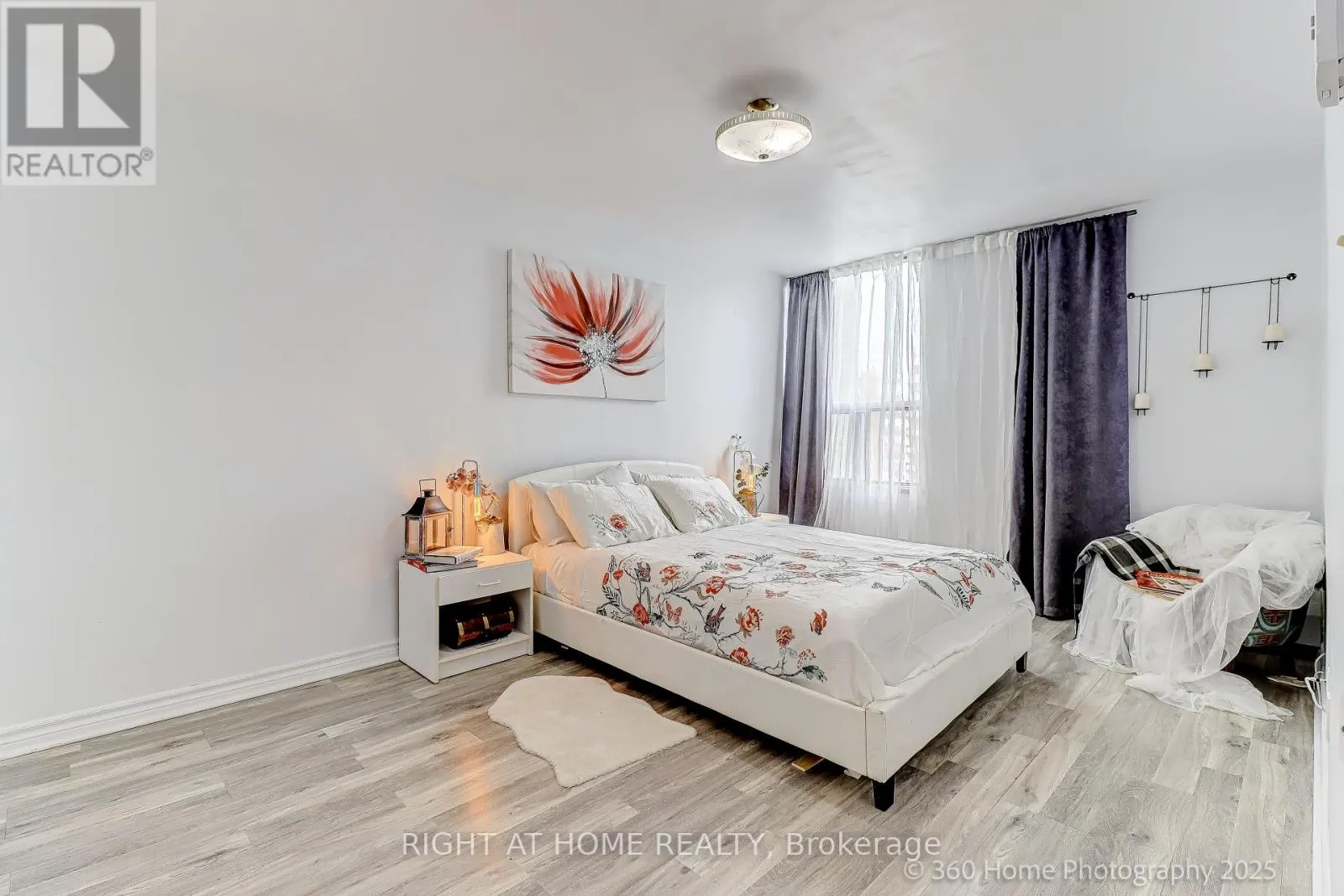 1709 - 60 PAVANE LINK WAY