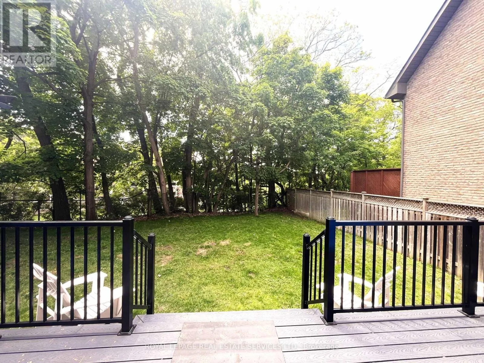 21A ROYCREST AVENUE
