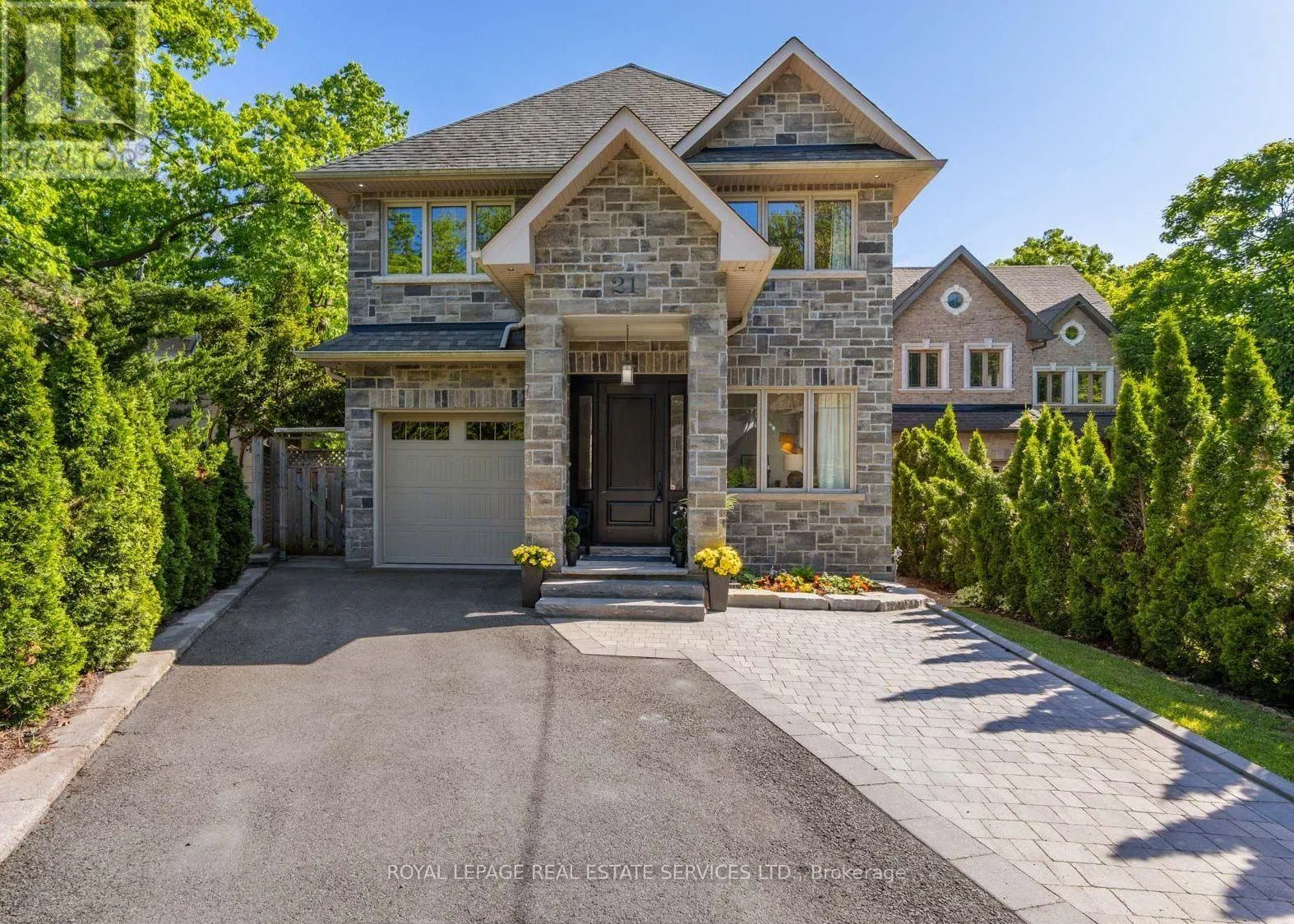 21A ROYCREST AVENUE