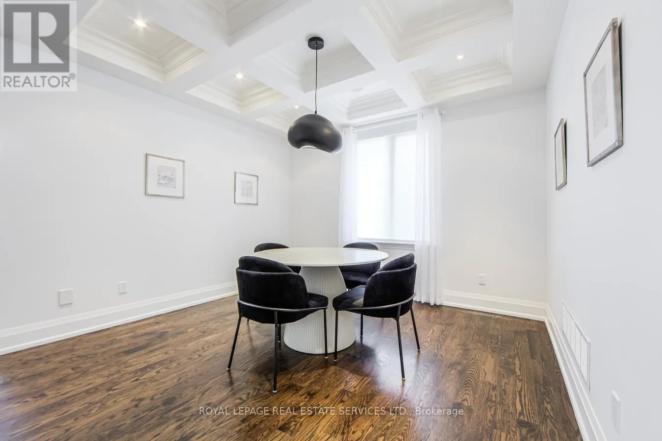 21A ROYCREST AVENUE