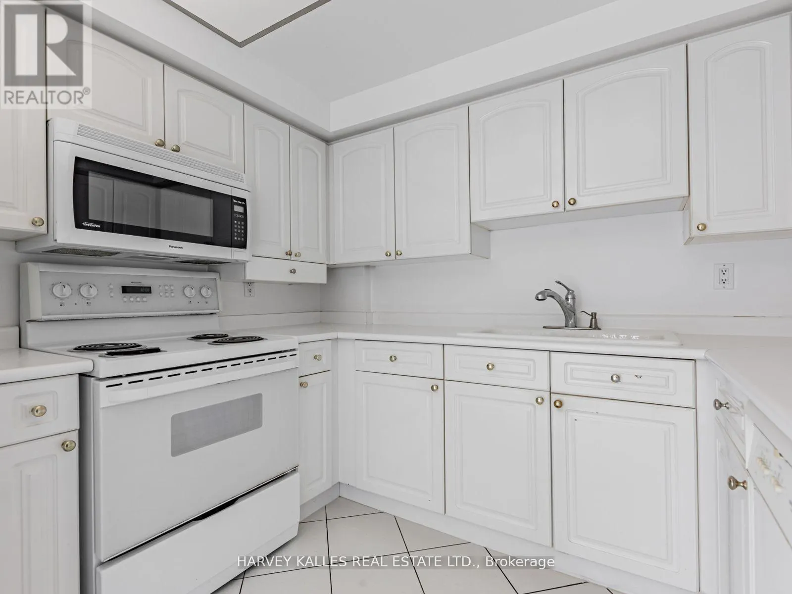 802 - 10 TICHESTER ROAD