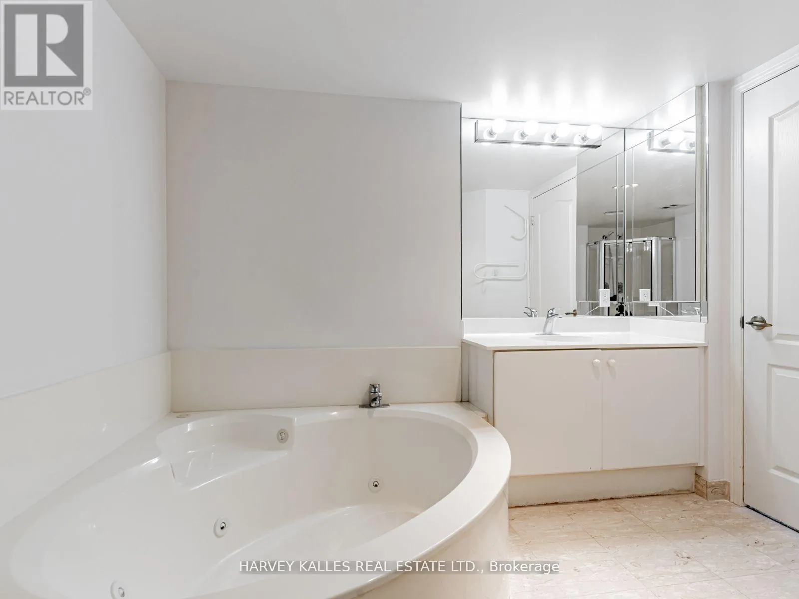 802 - 10 TICHESTER ROAD