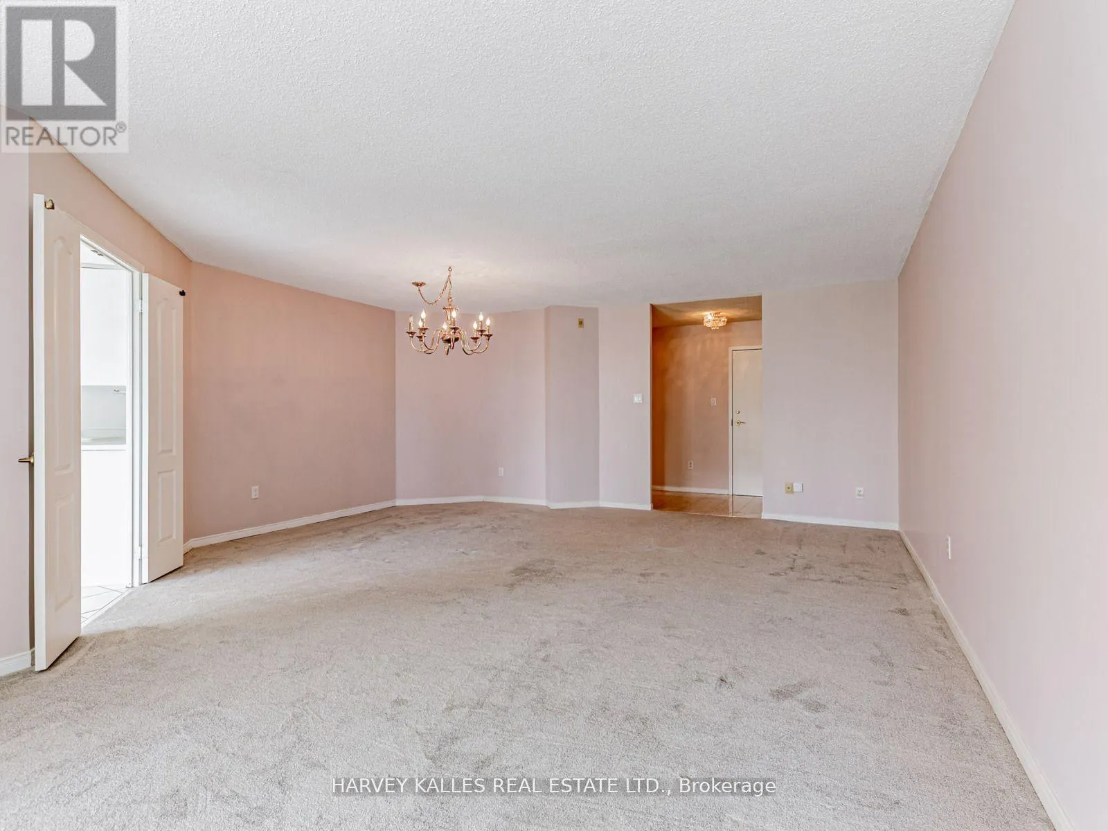 802 - 10 TICHESTER ROAD