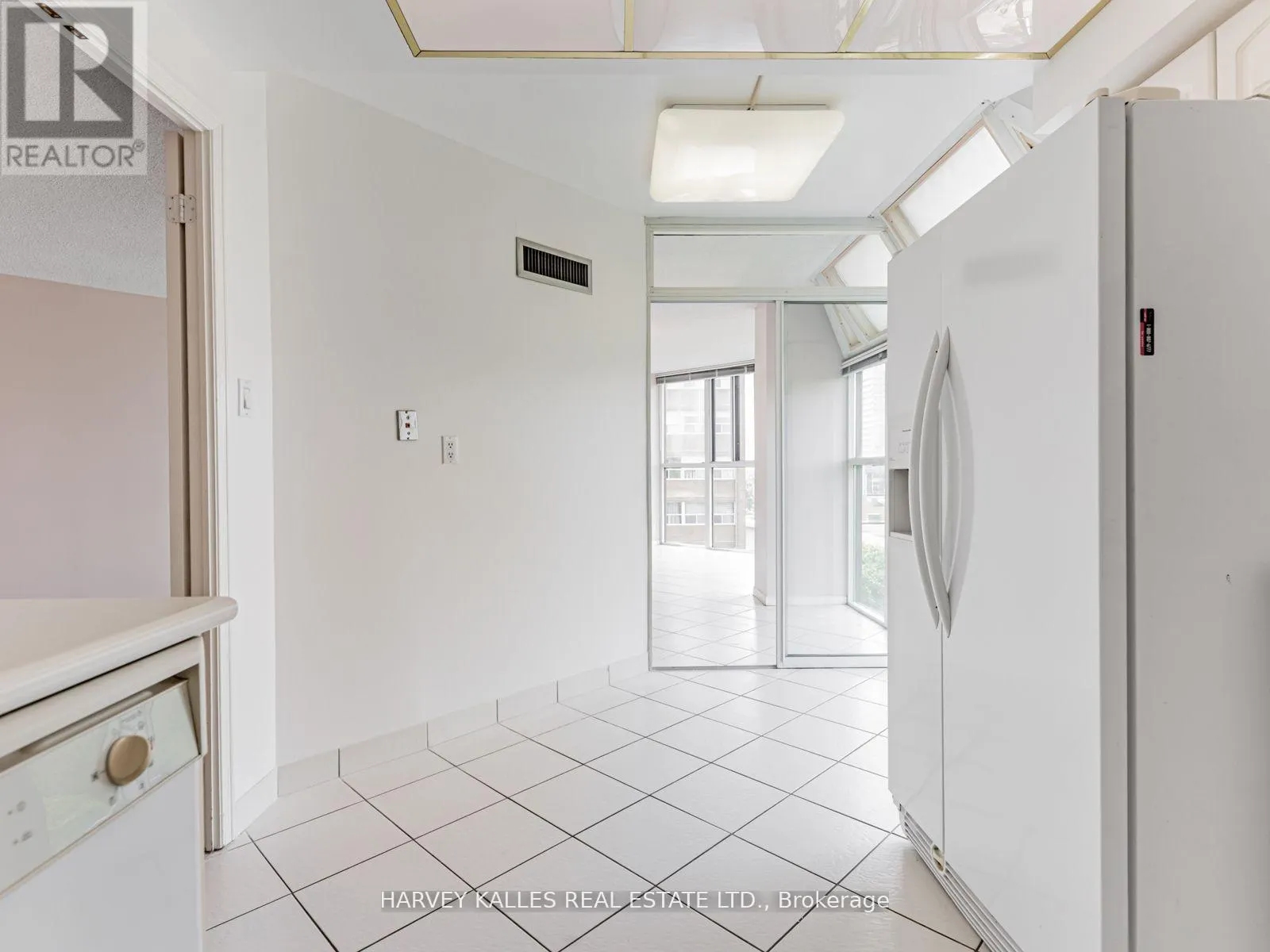 802 - 10 TICHESTER ROAD