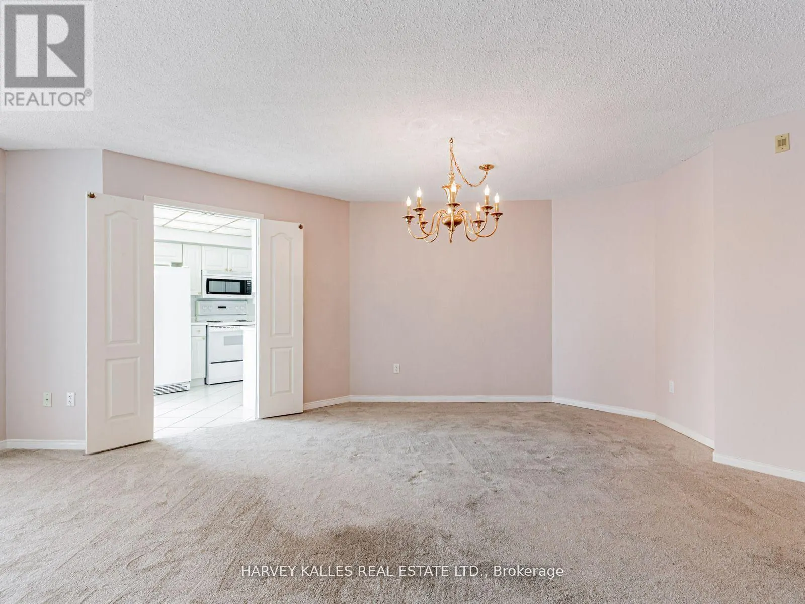 802 - 10 TICHESTER ROAD