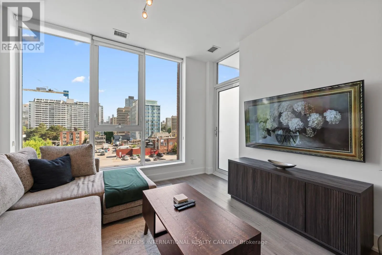 412 - 1 BELSIZE DRIVE