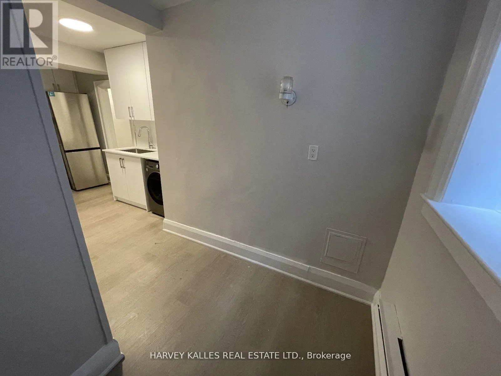 34 - 320 LONSDALE ROAD