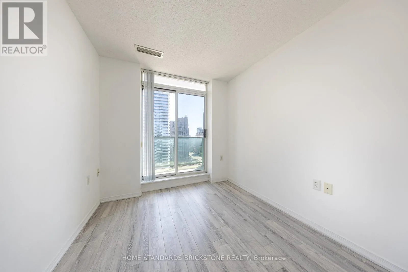 PH9 - 20 OLIVE AVENUE
