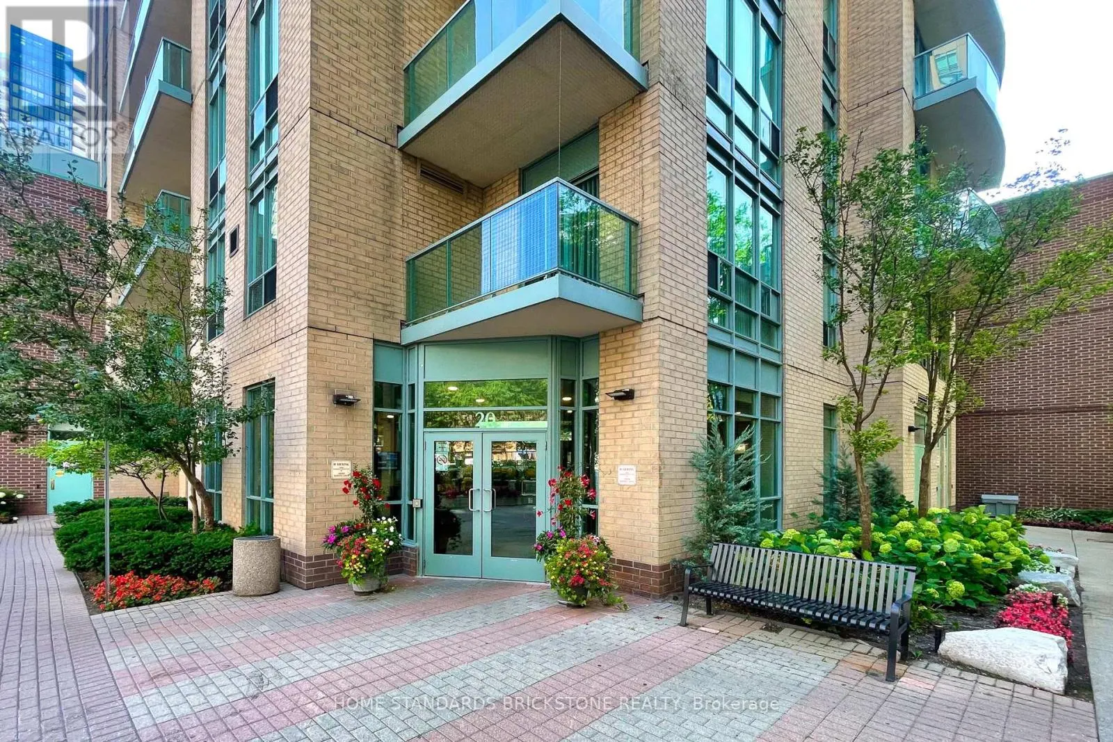 PH9 - 20 OLIVE AVENUE