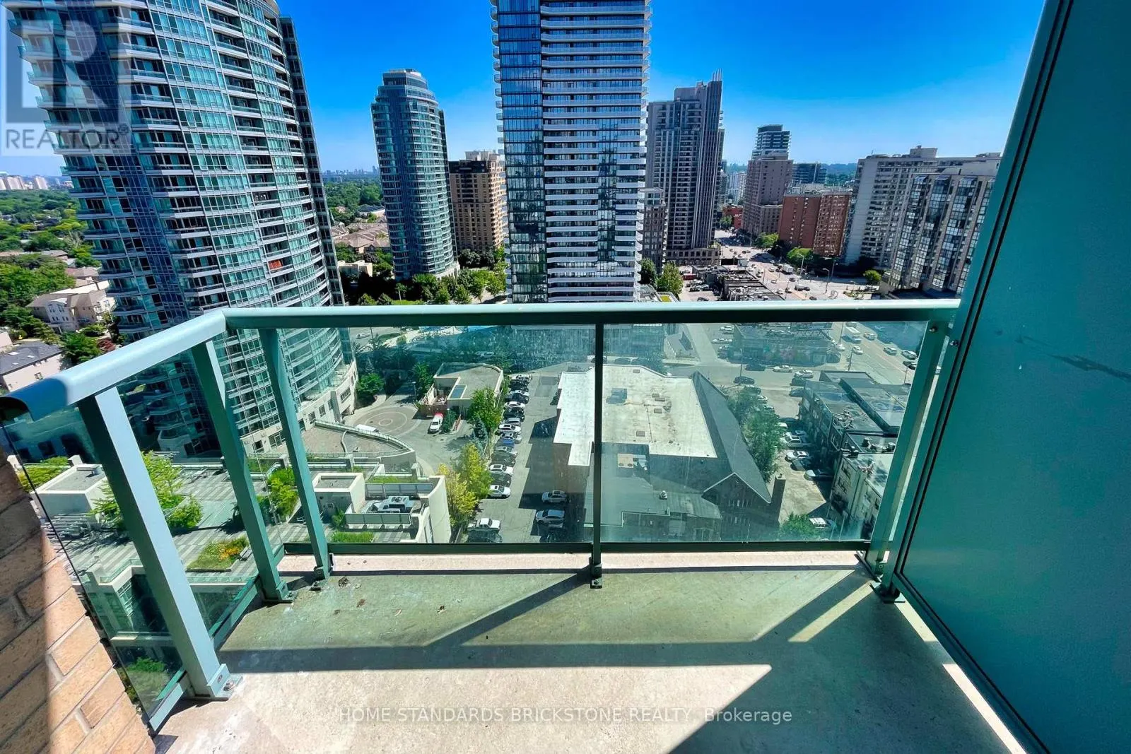 PH9 - 20 OLIVE AVENUE