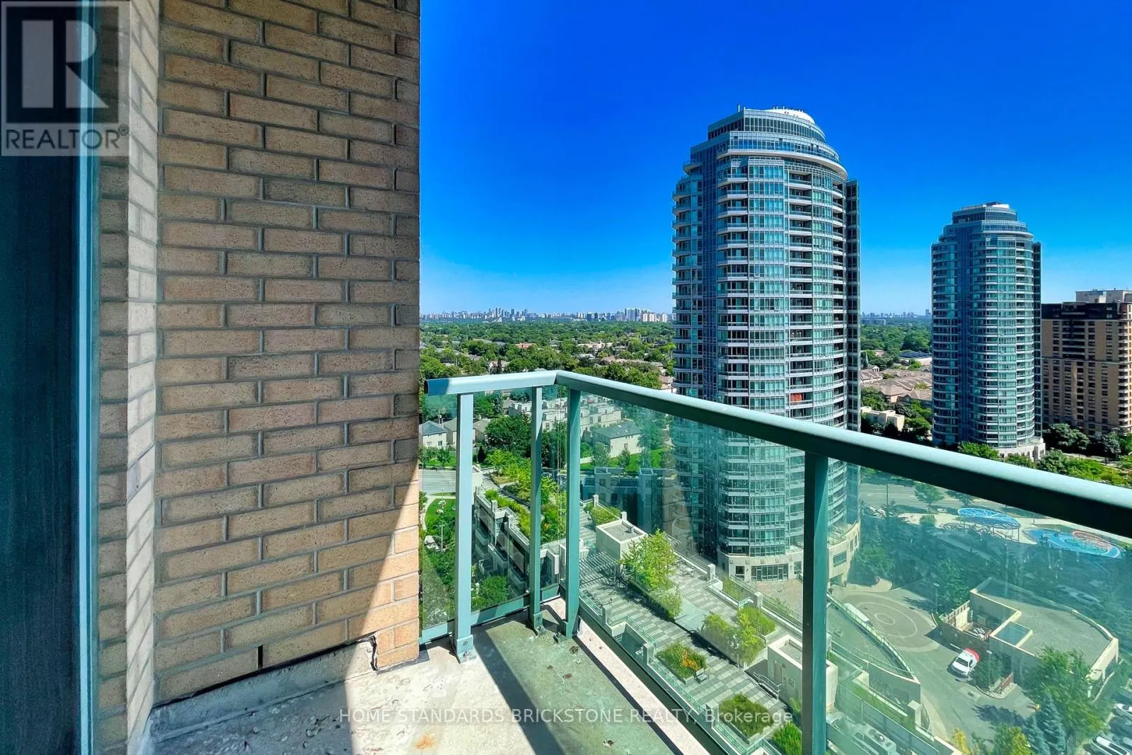 PH9 - 20 OLIVE AVENUE