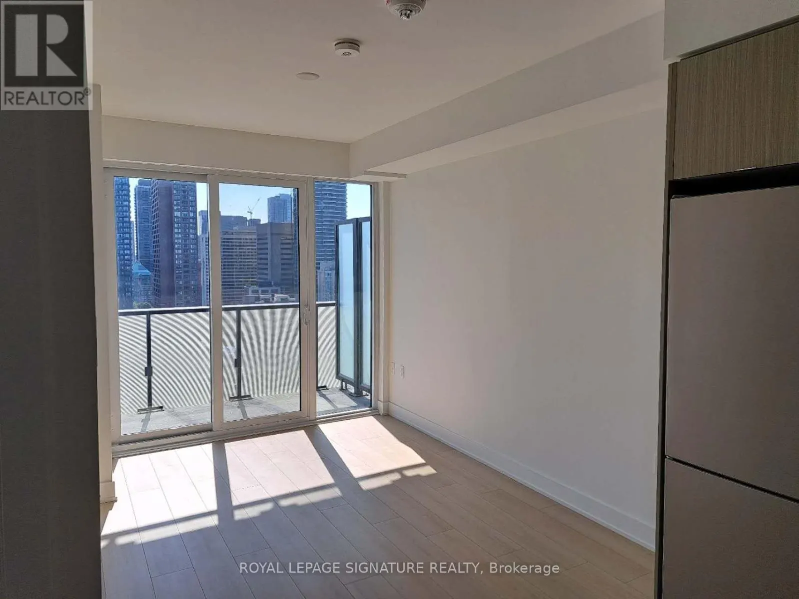 1901 - 575 BLOOR STREET E