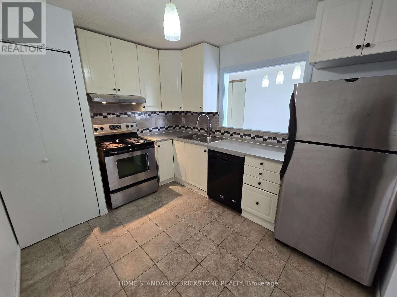 3206 - 10 TANGREEN COURT