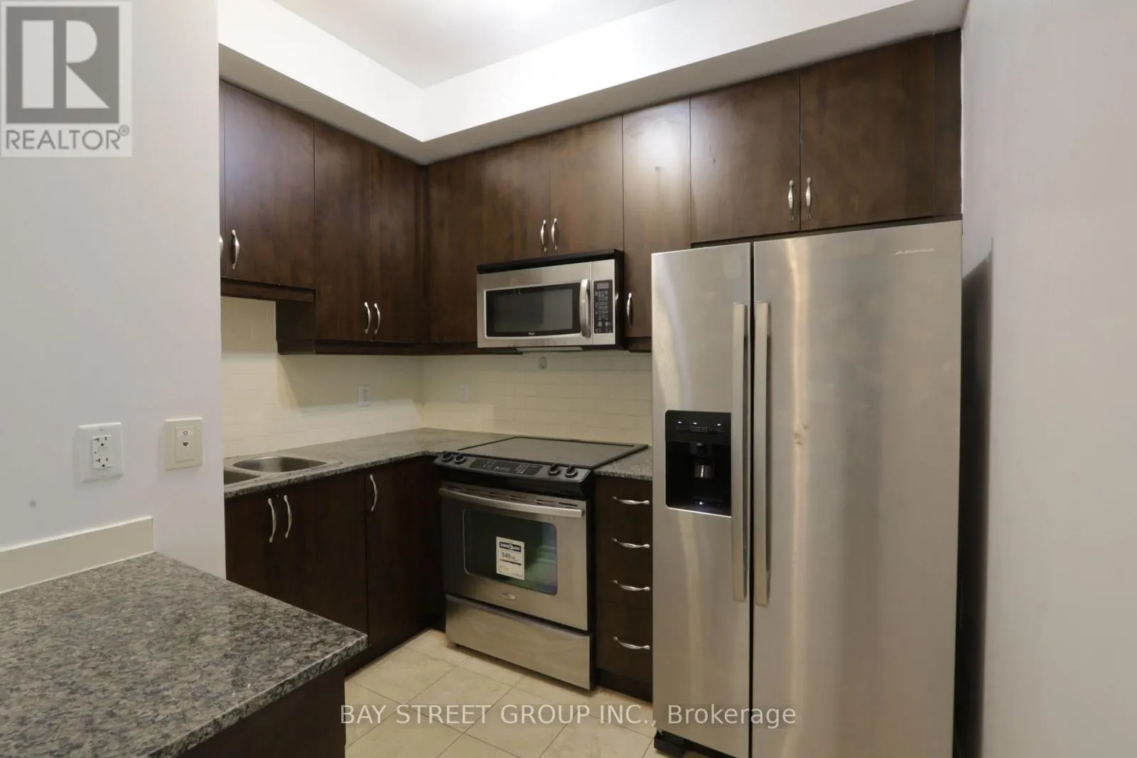 1101 - 18 HOLMES AVENUE