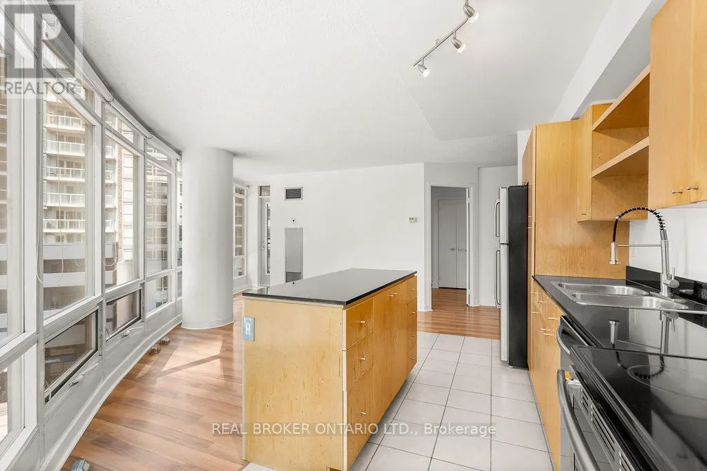 709 - 361 FRONT STREET W