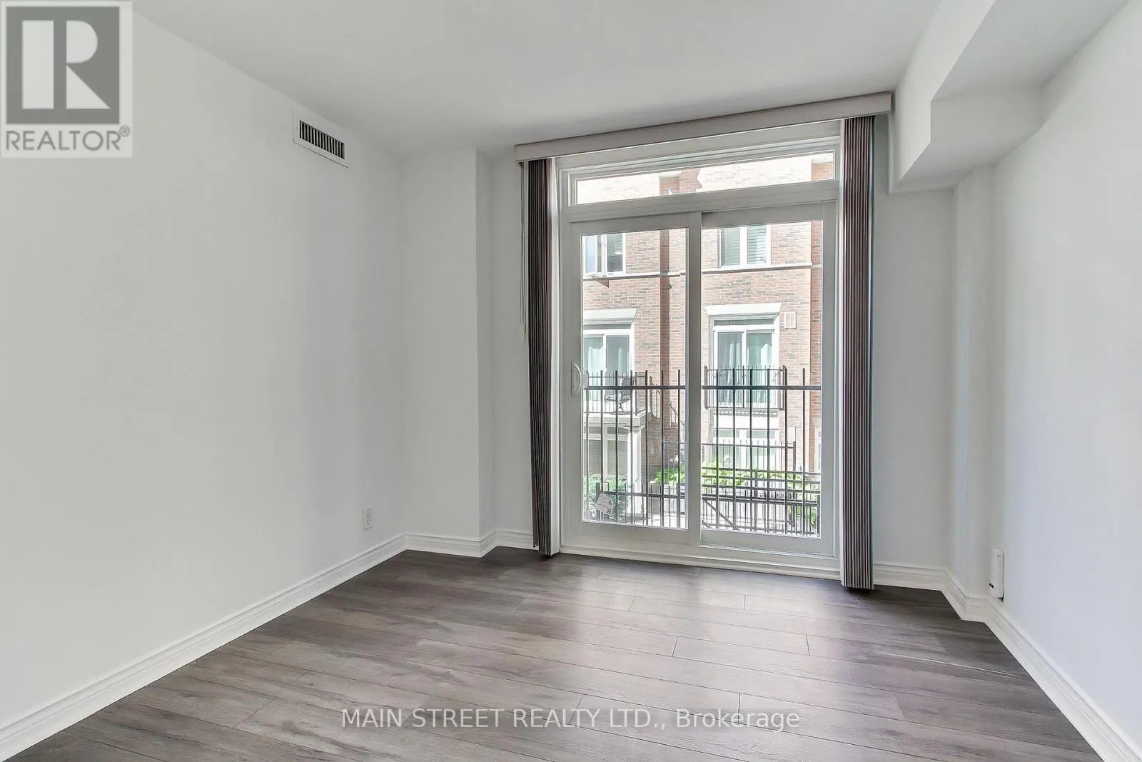 25 - 108 REDPATH AVENUE
