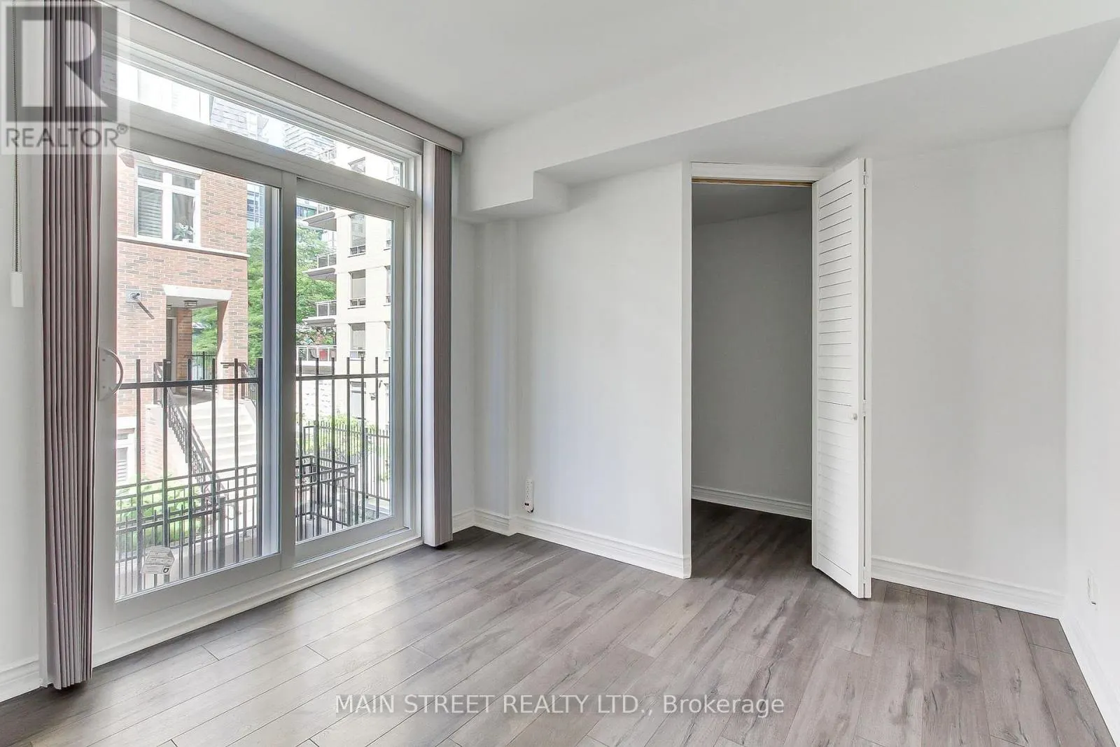 25 - 108 REDPATH AVENUE