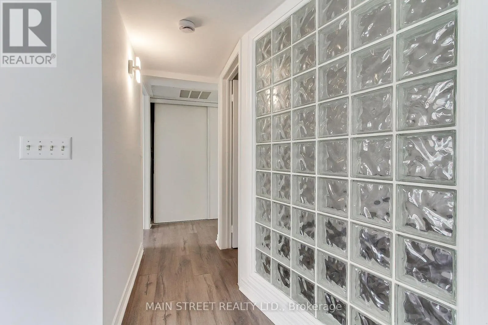 25 - 108 REDPATH AVENUE